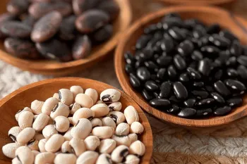 Beans in three colors